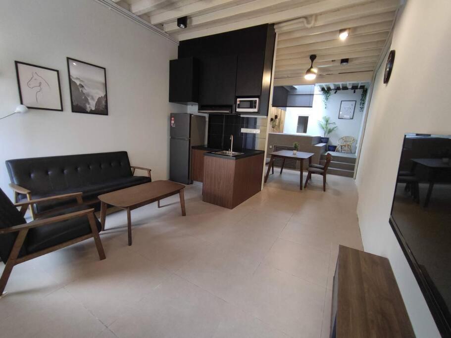 Heritage House 2br With Dipping Pool In Town Walkto Street Art 47 Holiday home
