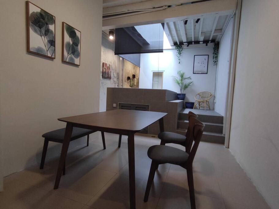 Heritage House 2br With Dipping Pool In Town Walkto Street Art 47 George Town
