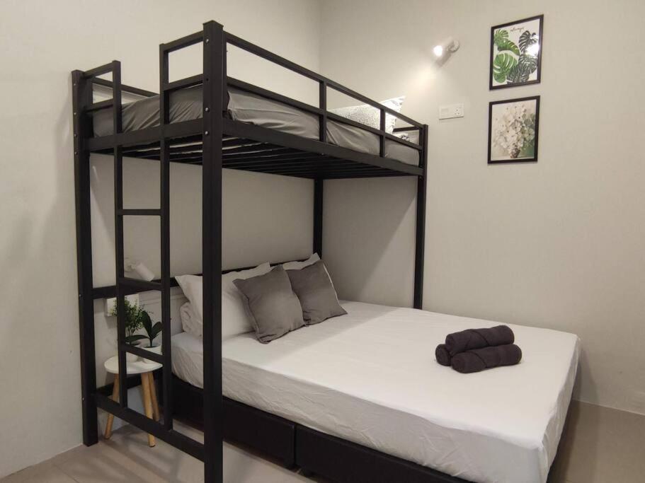 Heritage House 2br With Dipping Pool In Town Walkto Street Art 47 Holiday home